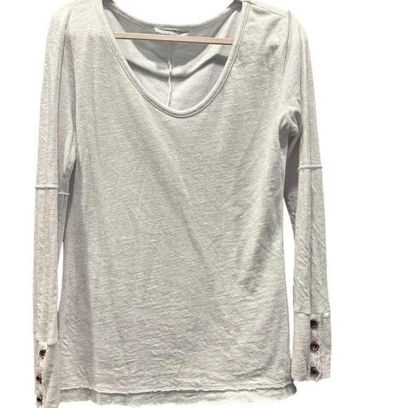 White Fitted Long Sleeve Buttoned Top Cute Distressed Bottom - Picture 1 of 5